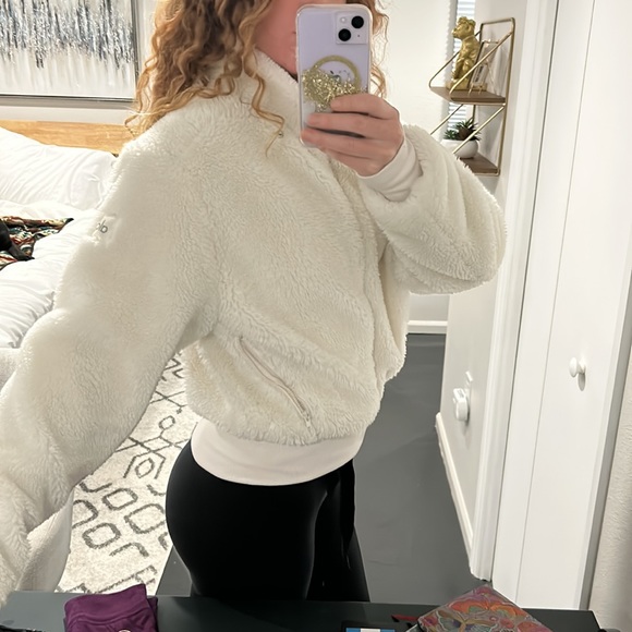 SOLD ALO Yoga Sherpa jacket S - Picture 7 of 8